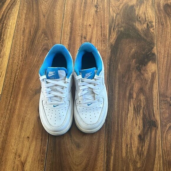 Nike Air Force Ones (kids) - Picture 1 of 7